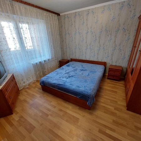2К Апартаменты Ул.Ревуцкого 19/1 Kiev Dış mekan fotoğraf