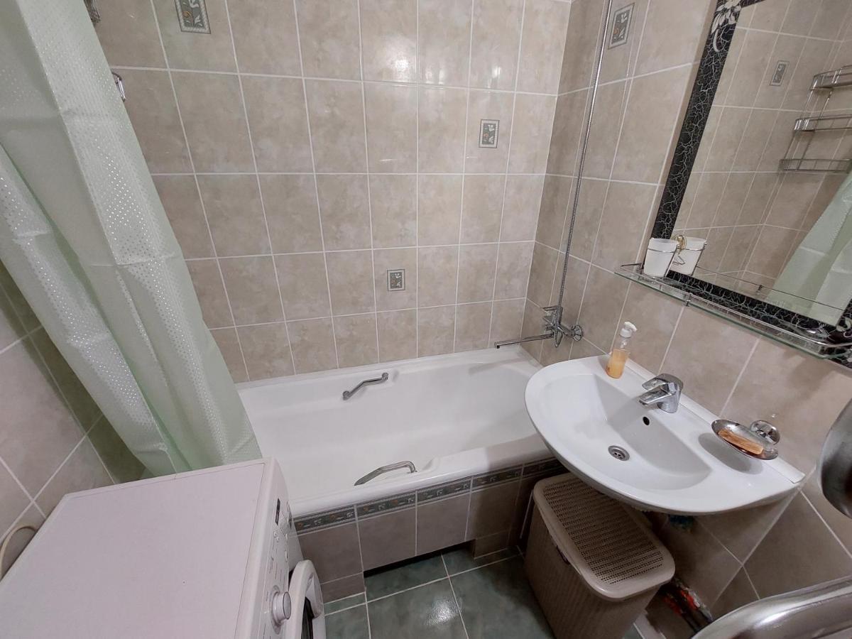 2К Апартаменты Ул.Ревуцкого 19/1 Kiev Dış mekan fotoğraf